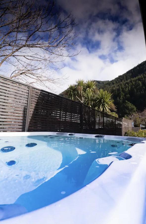 Classy Cabin - In Town - Spa Pool Queenstown Exterior foto